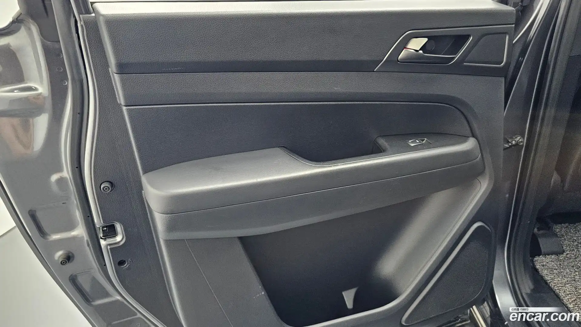 Rexton KG Mobility 2021.5-INNER-035