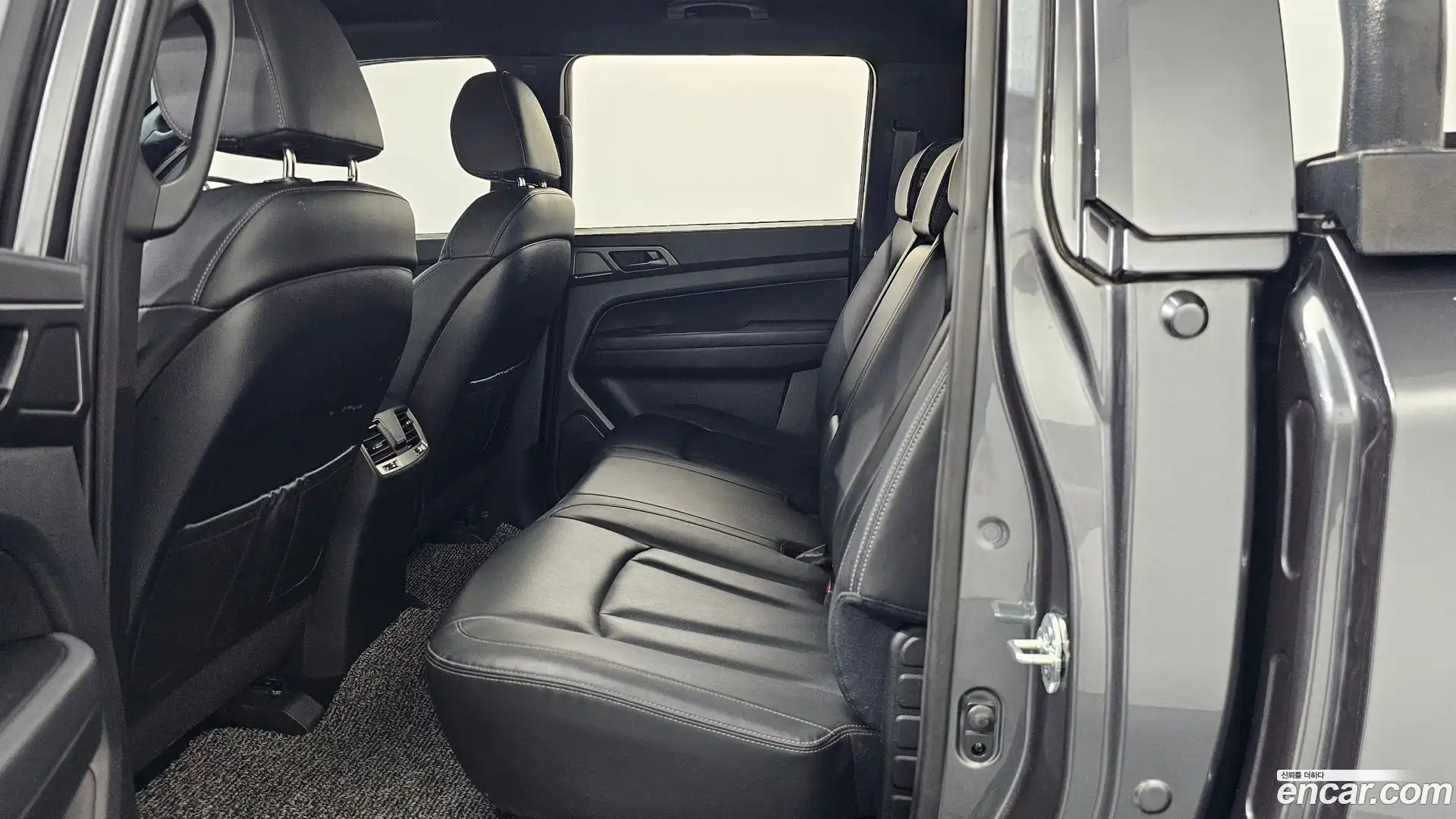 Rexton KG Mobility 2021.5-INNER-036