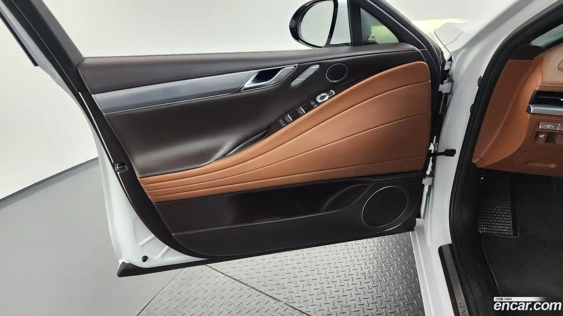 G80 Genesis 2022.6-INNER-034