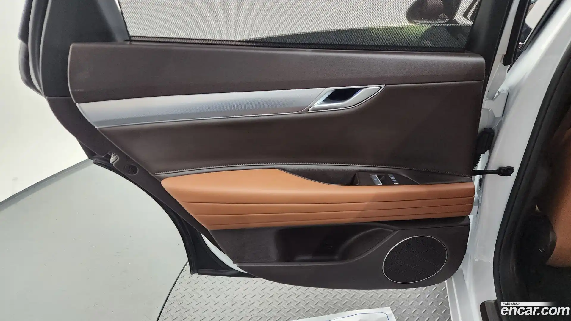 G80 Genesis 2022.6-INNER-035