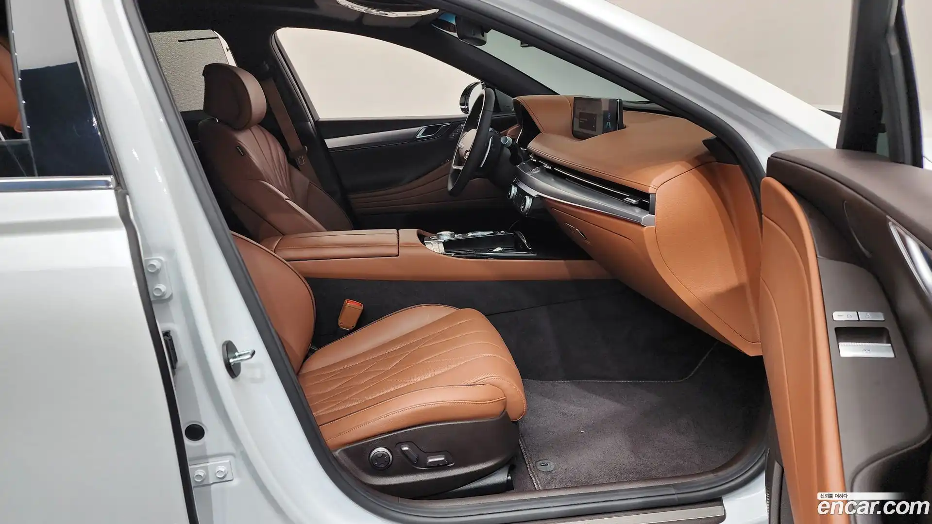 G80 Genesis 2022.6-INNER-036