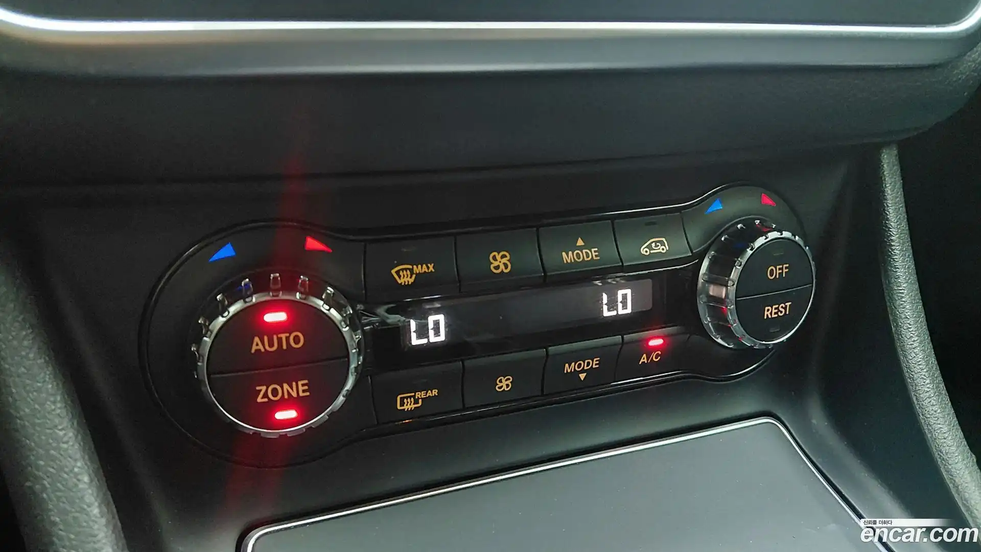 GLA-Class Mercedes-Benz 2017.11-OPTION-020