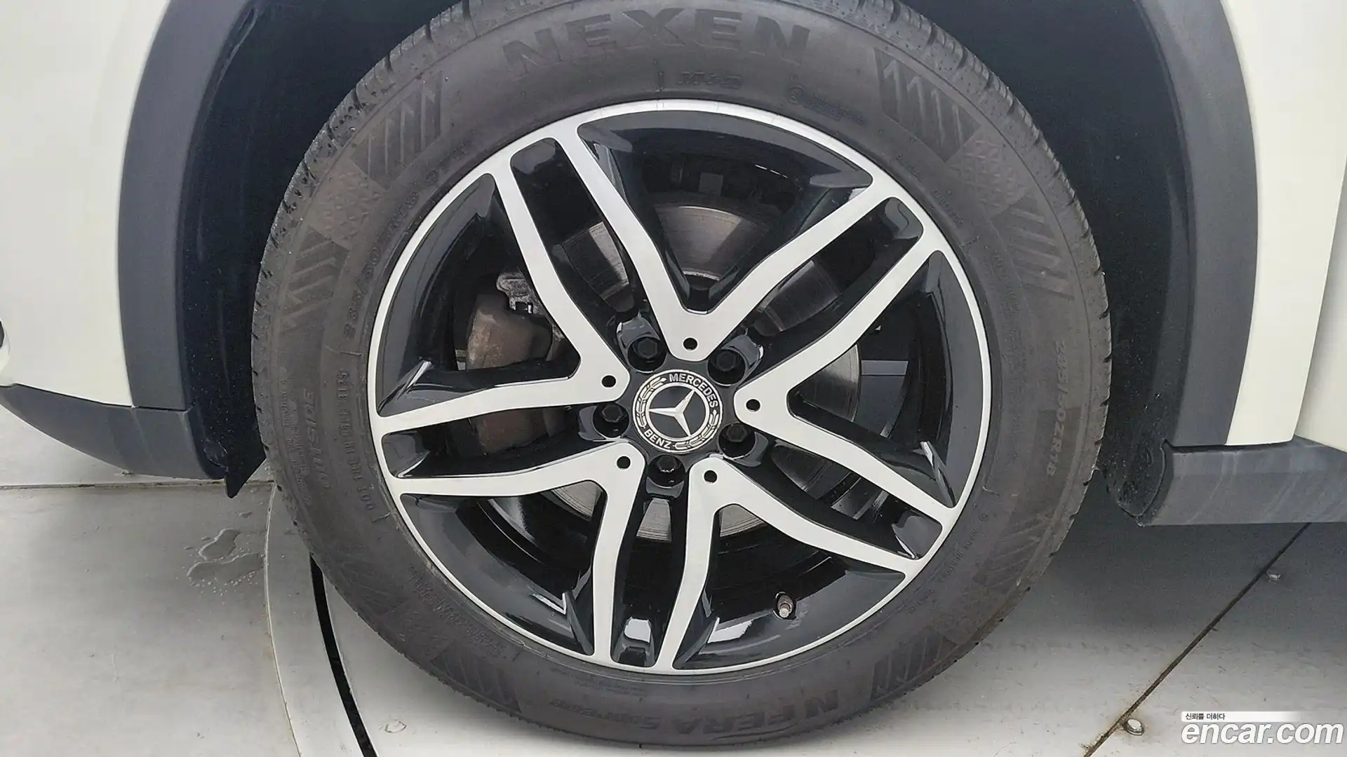 GLA-Class Mercedes-Benz 2017.11-OPTION-021