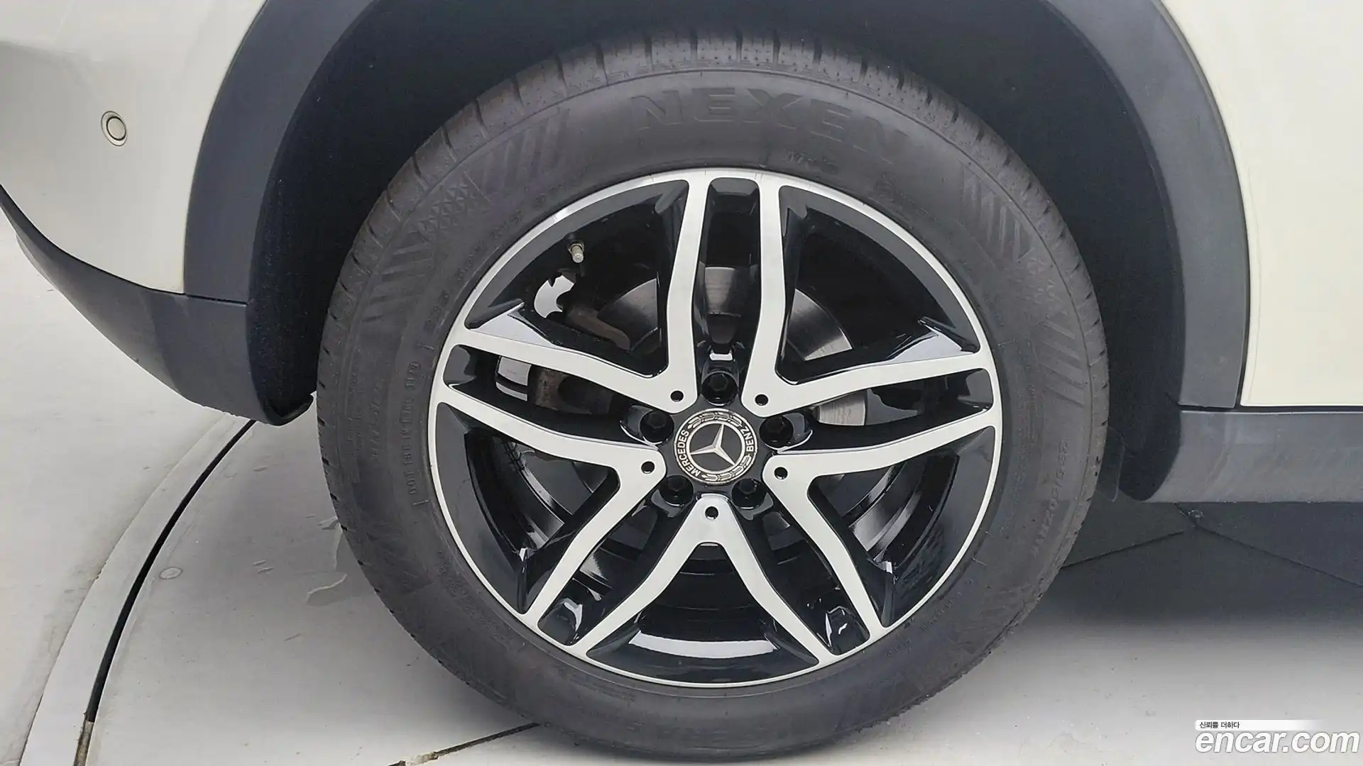 GLA-Class Mercedes-Benz 2017.11-OPTION-023