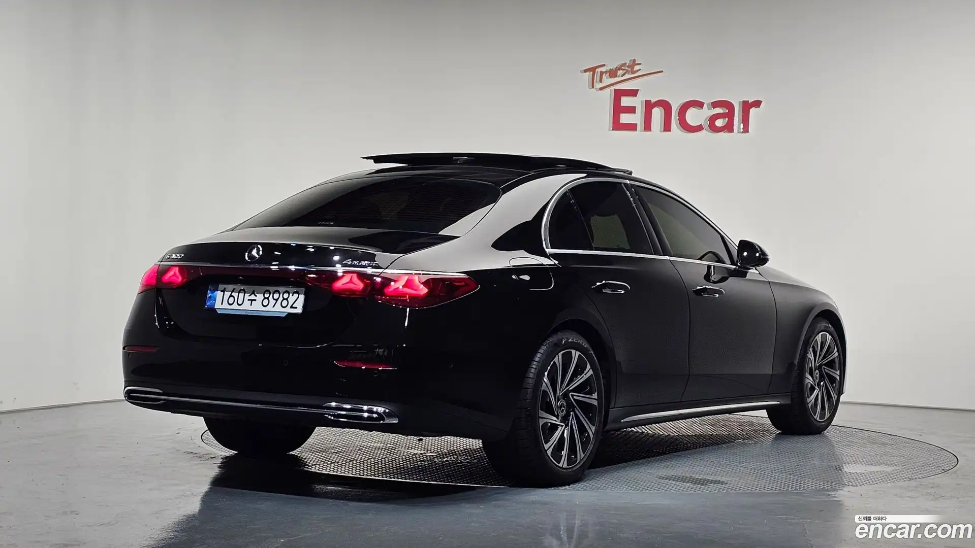 E-Class Mercedes-Benz 2024.4-OUTER-003