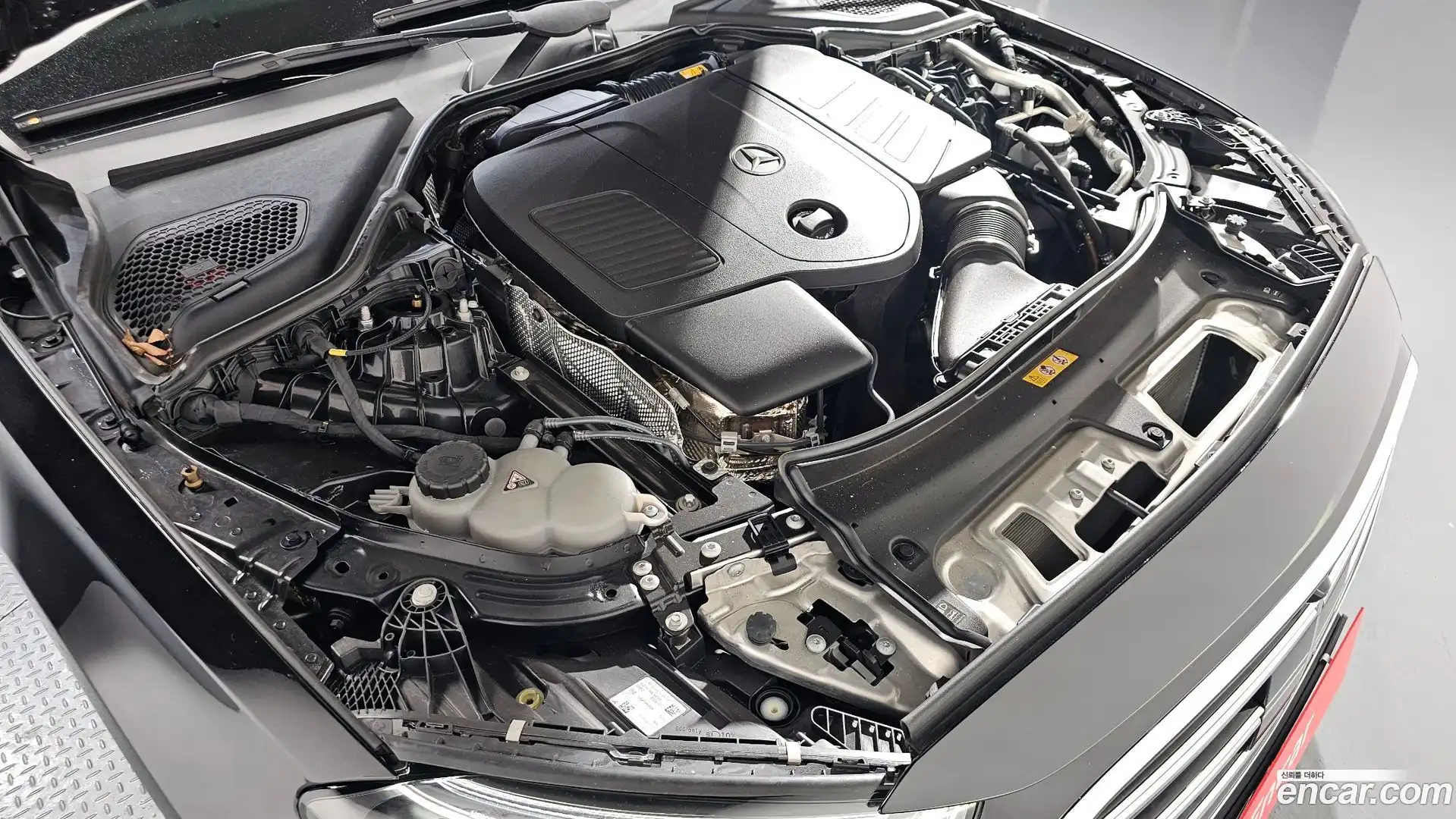 E-Class Mercedes-Benz 2024.4-INNER-007
