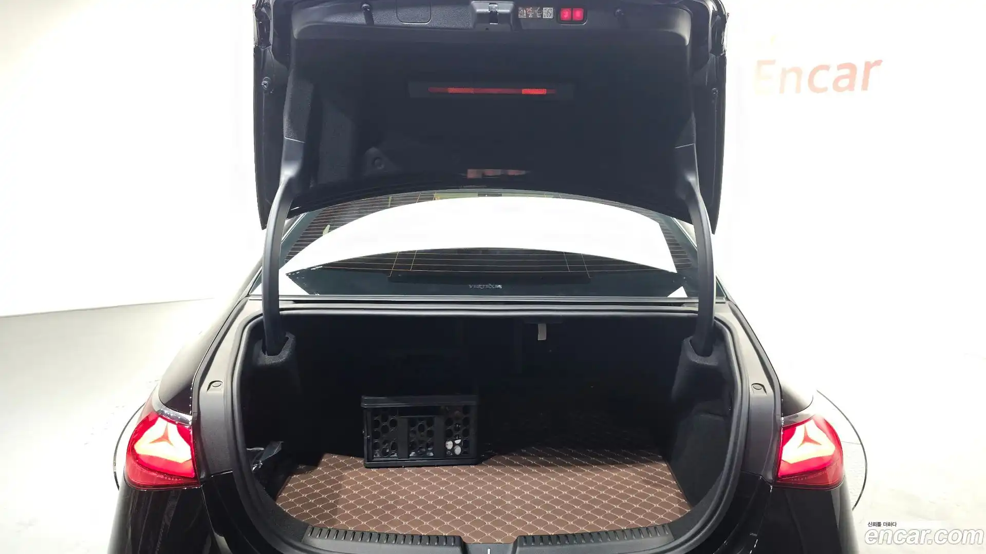 E-Class Mercedes-Benz 2024.4-OPTION-021