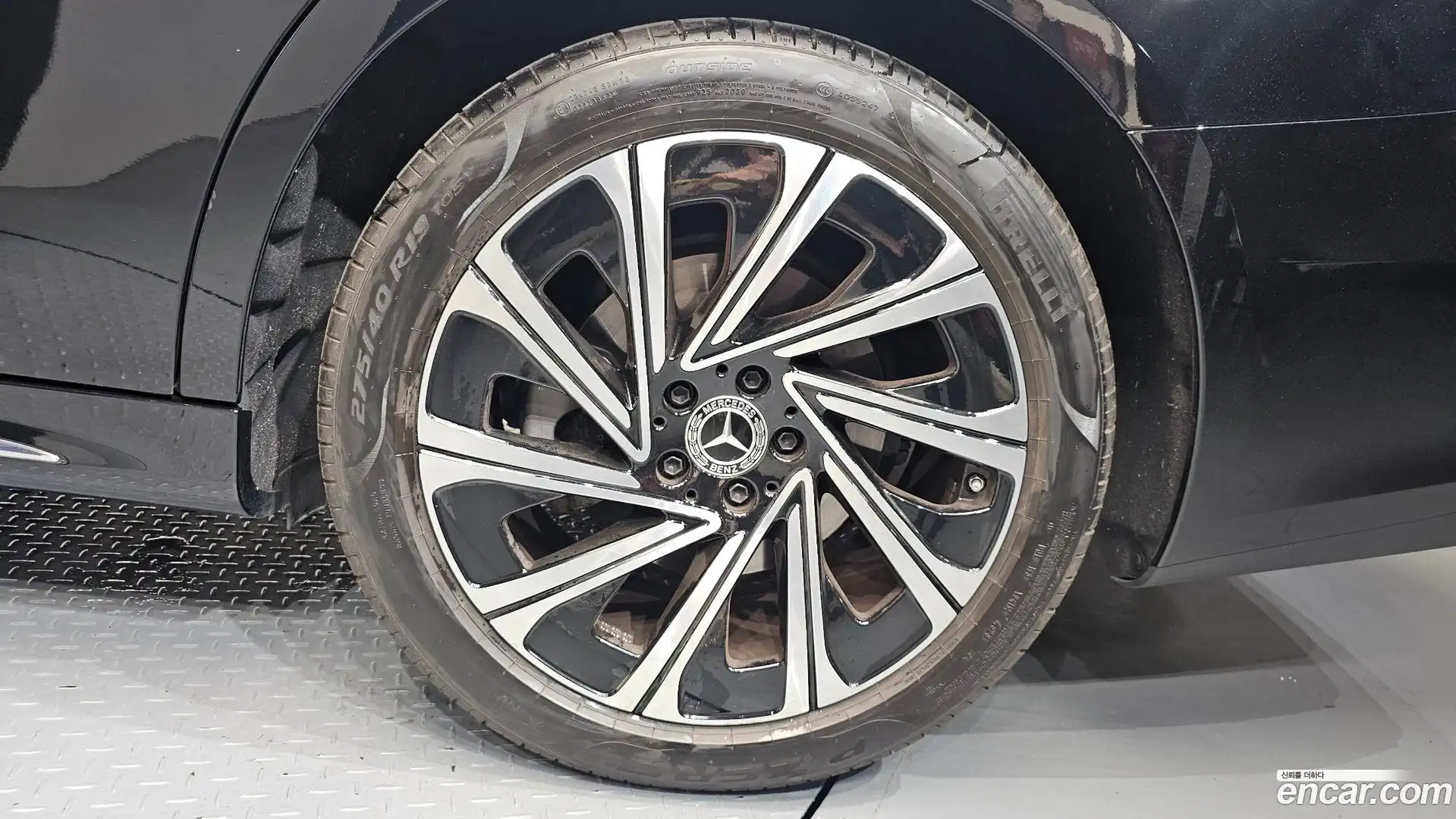 E-Class Mercedes-Benz 2024.4-OUTER-032