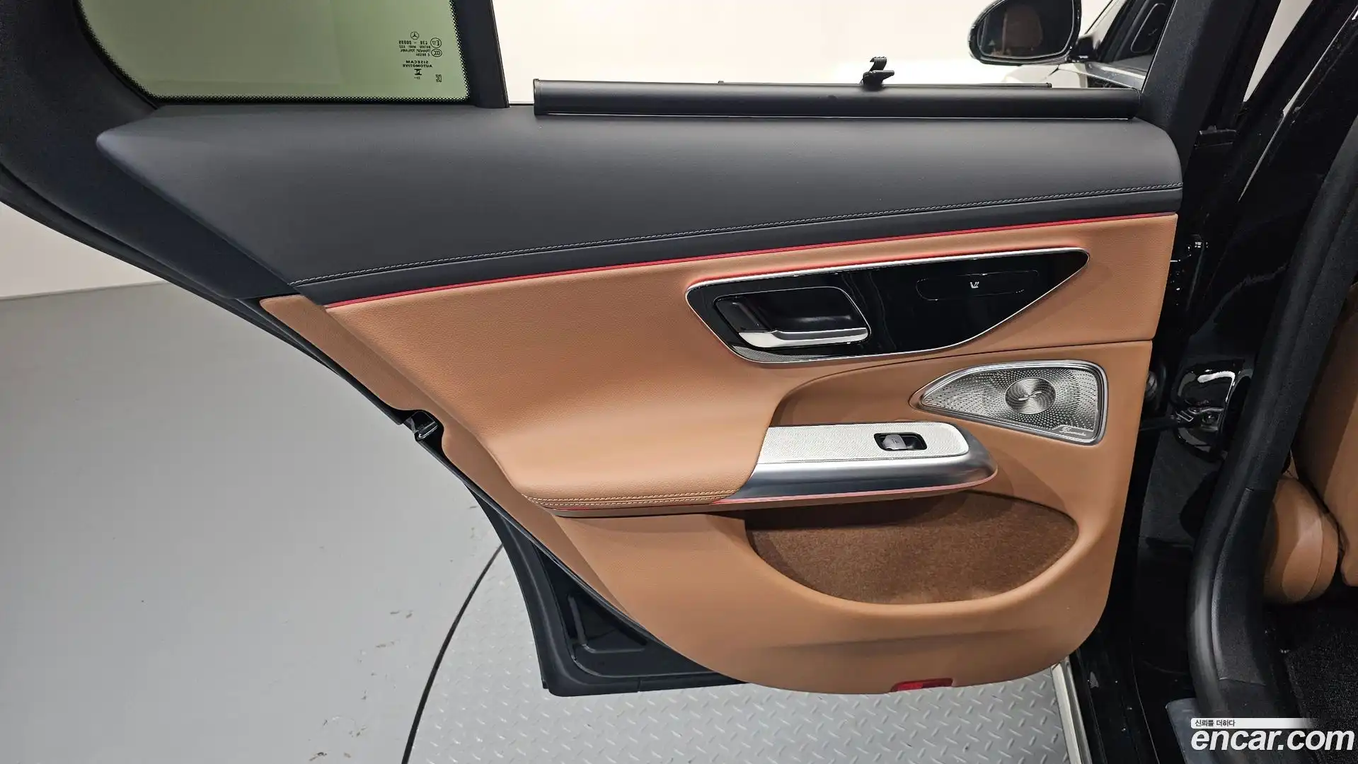 E-Class Mercedes-Benz 2024.4-INNER-035