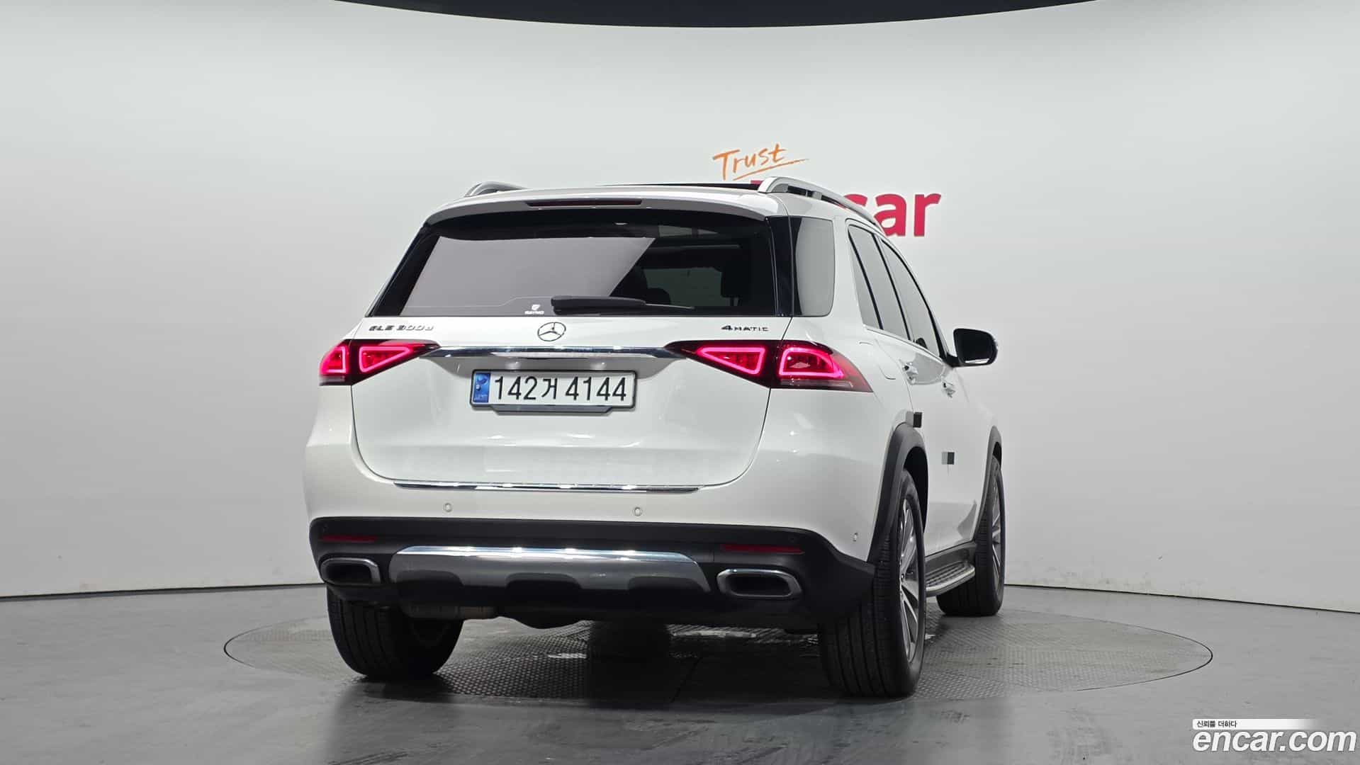 GLE-Class Mercedes-Benz 2021.2-OUTER-004
