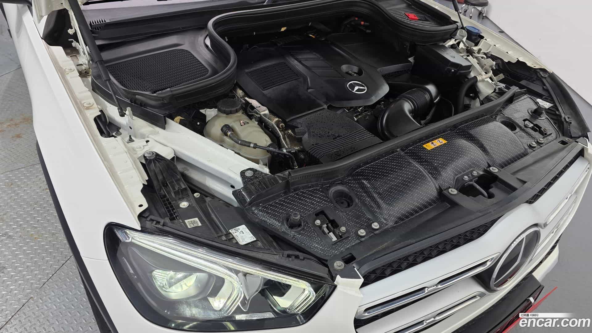 GLE-Class Mercedes-Benz 2021.2-OUTER-006
