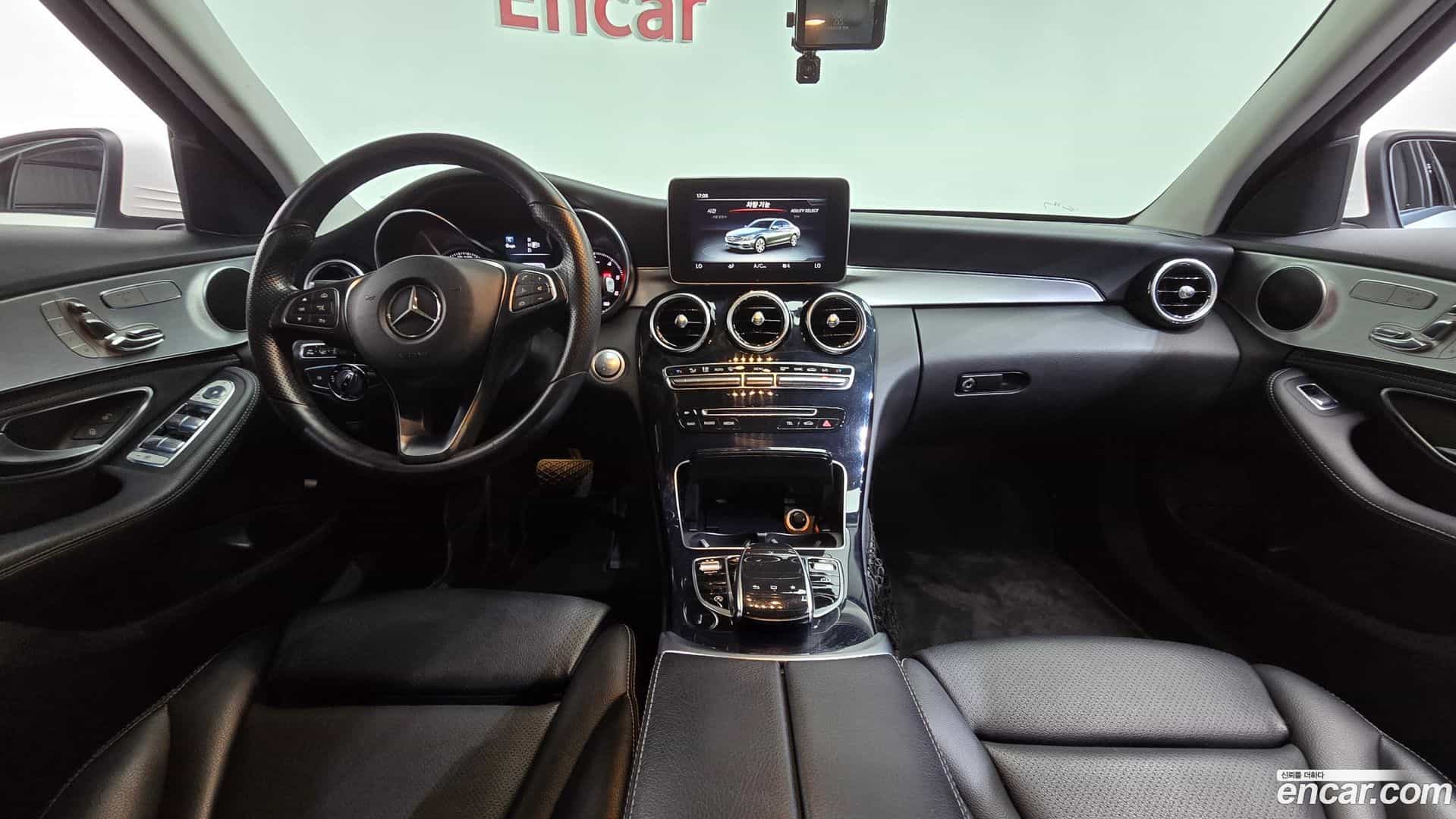 C-Class Mercedes-Benz 2015.1-INNER-007