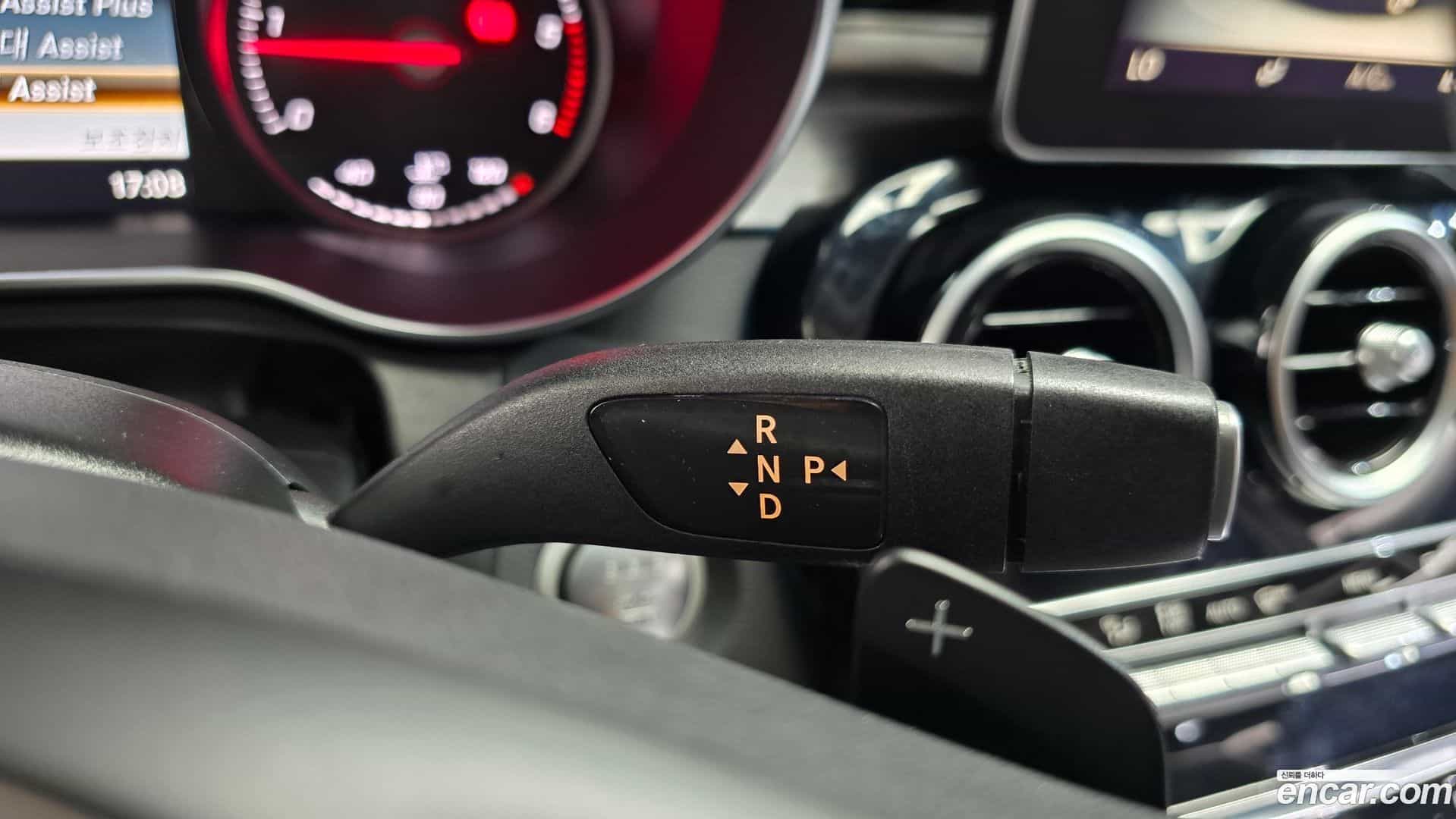 C-Class Mercedes-Benz 2015.1-INNER-009