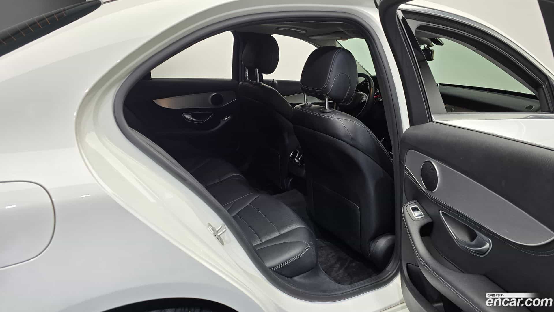 C-Class Mercedes-Benz 2015.1-OPTION-015