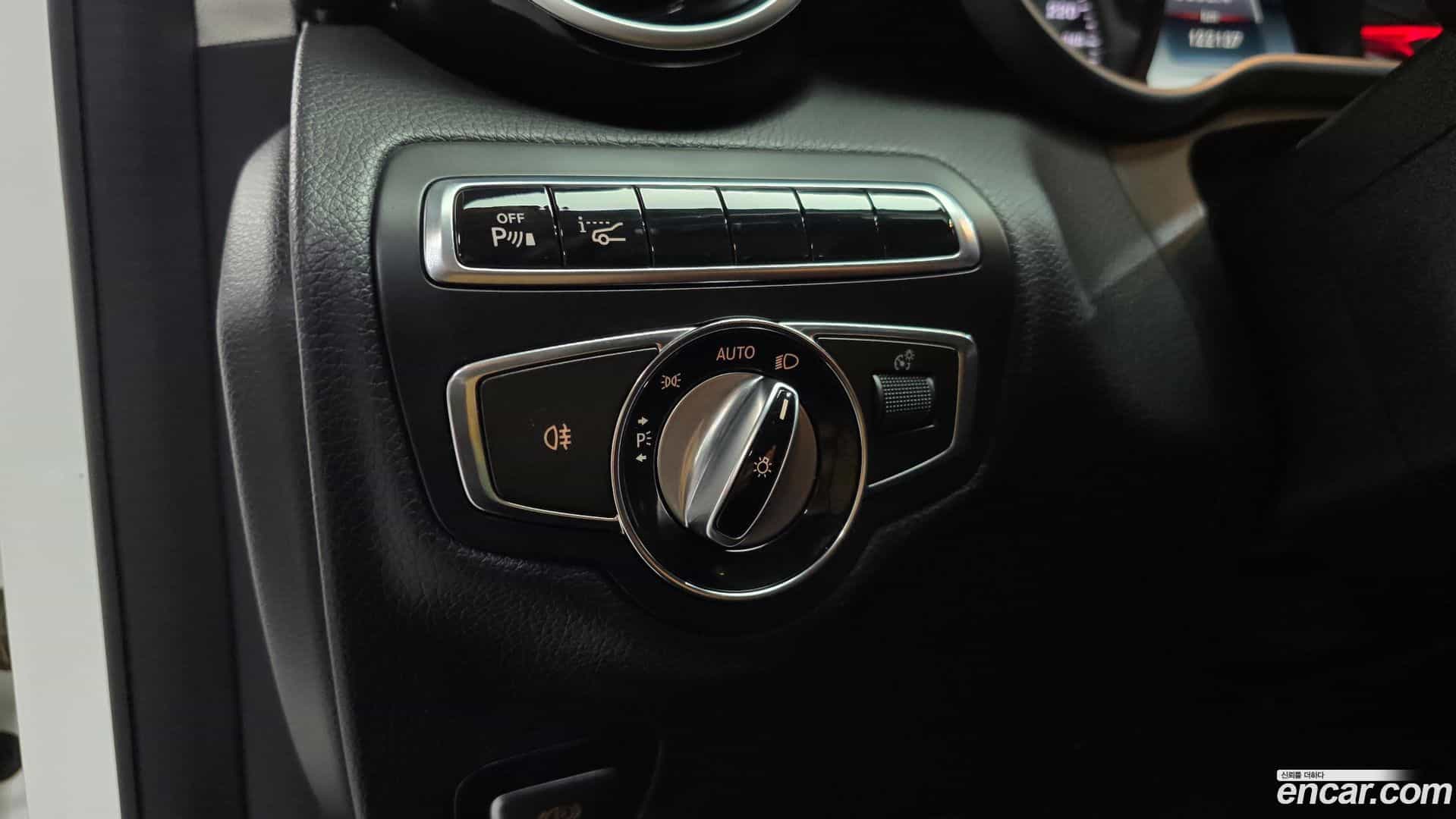 C-Class Mercedes-Benz 2015.1-OPTION-024