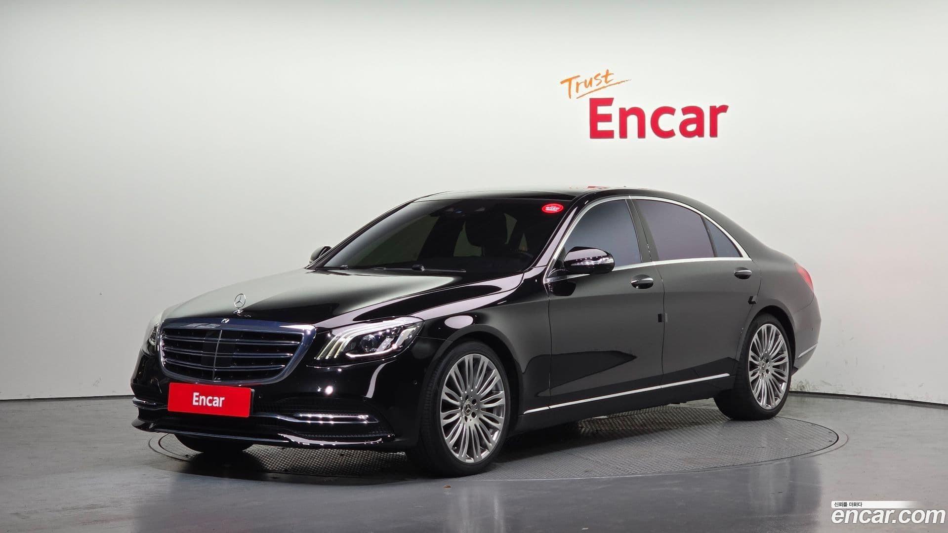 Main__Slider__Photo:S-Class Mercedes-Benz 2019.4-0