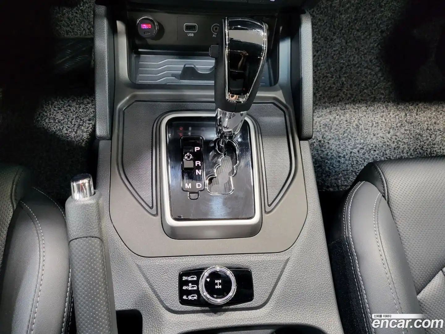 Rexton KG Mobility 2018.9-INNER-009