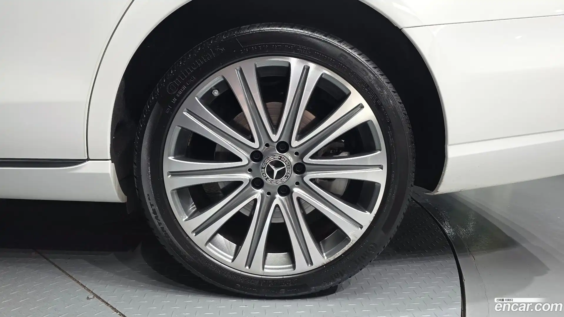 E-Class Mercedes-Benz 2023.1-OUTER-005