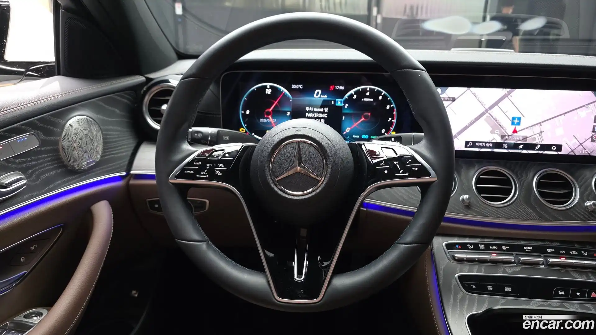 E-Class Mercedes-Benz 2023.1-OPTION-017