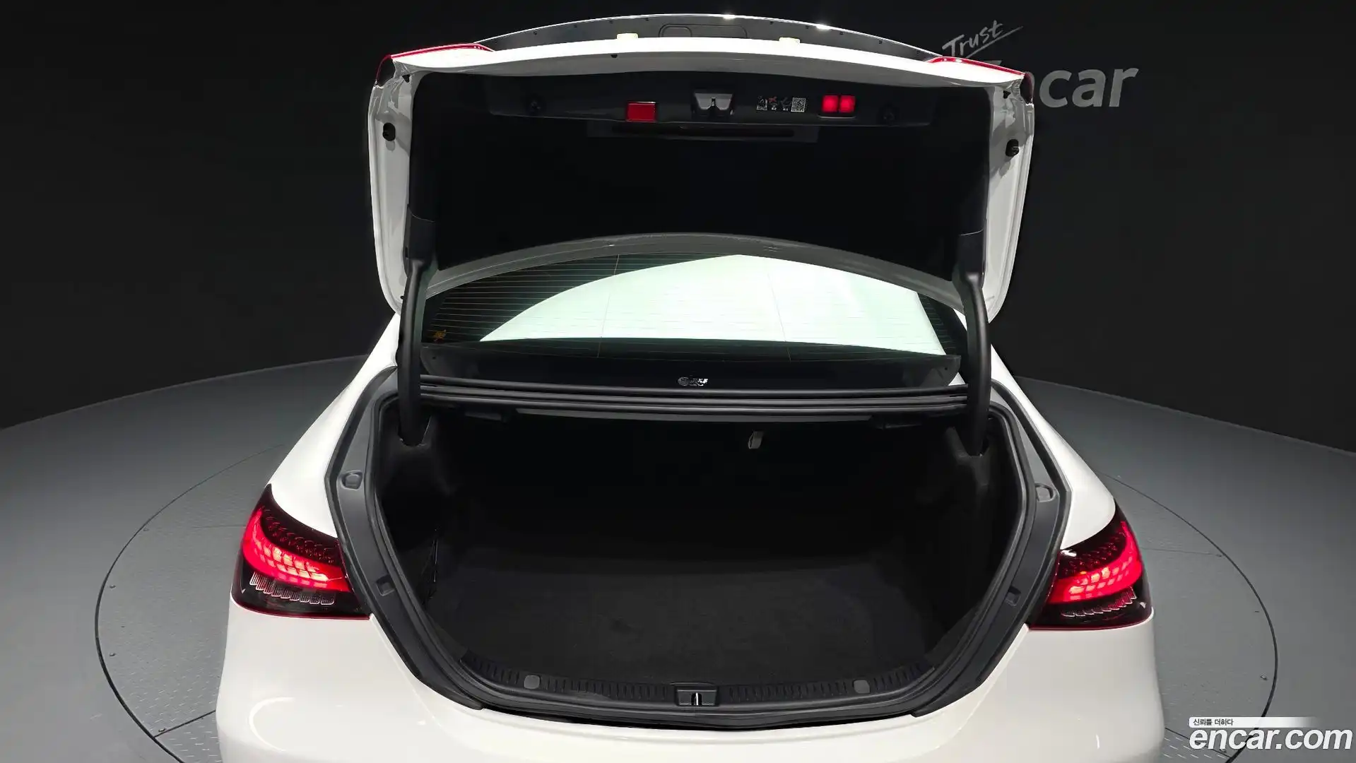 E-Class Mercedes-Benz 2023.1-OPTION-024