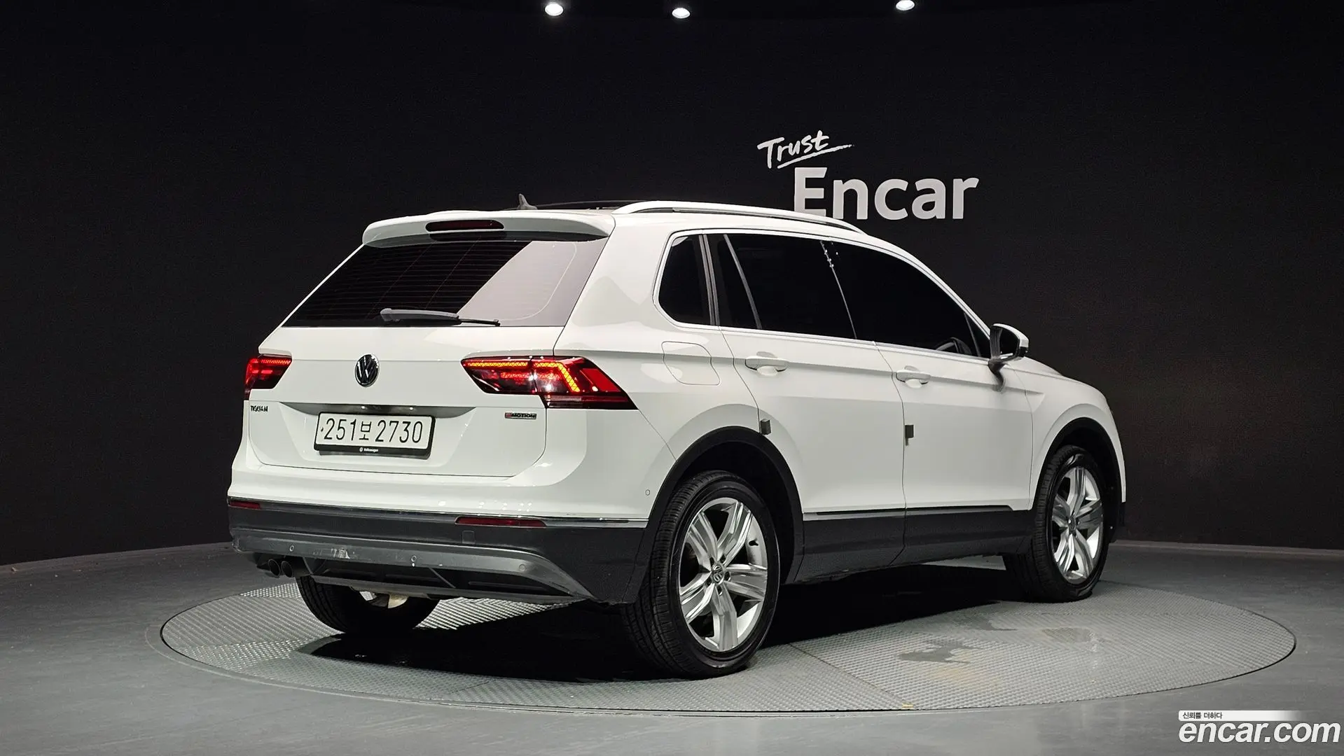Main__Slider__Photo:Tiguan Volkswagen 2020.7-1