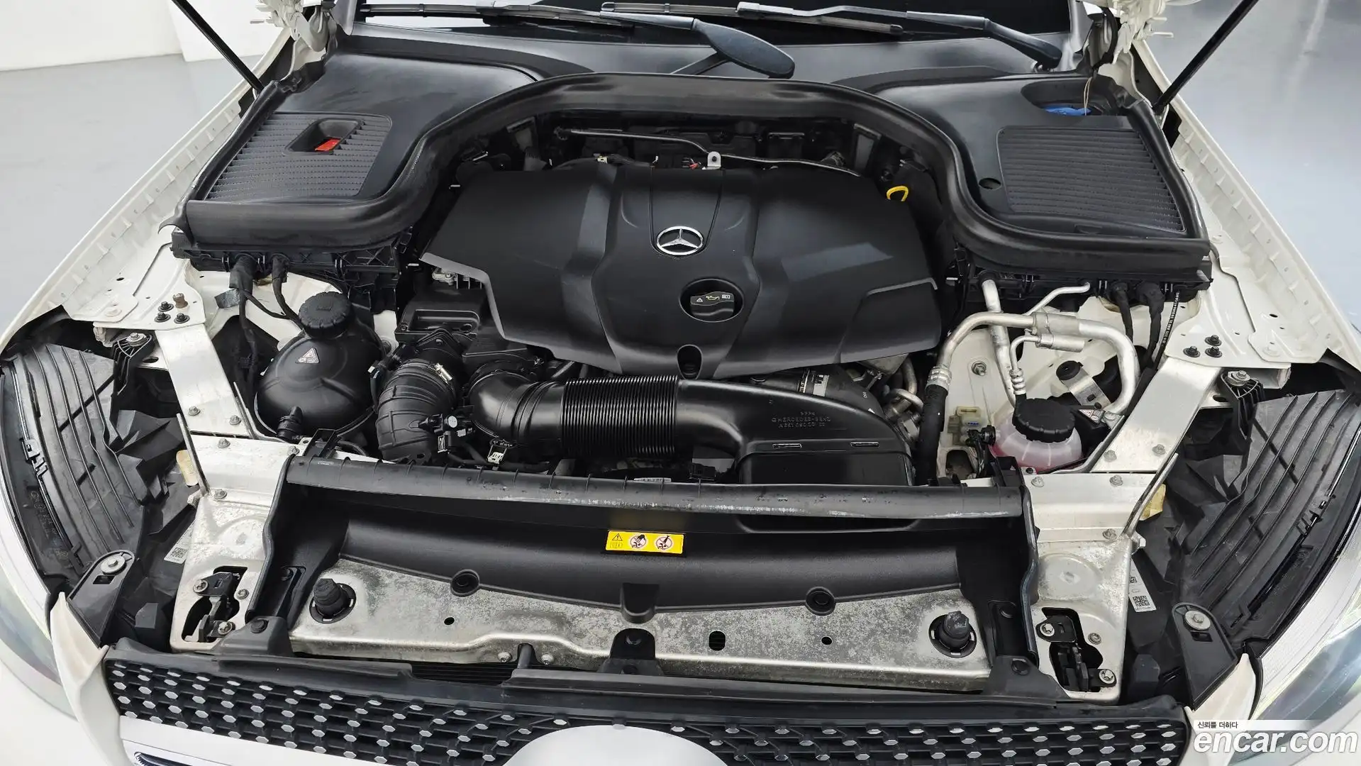GLC-Class Mercedes-Benz 2017.3-OUTER-006