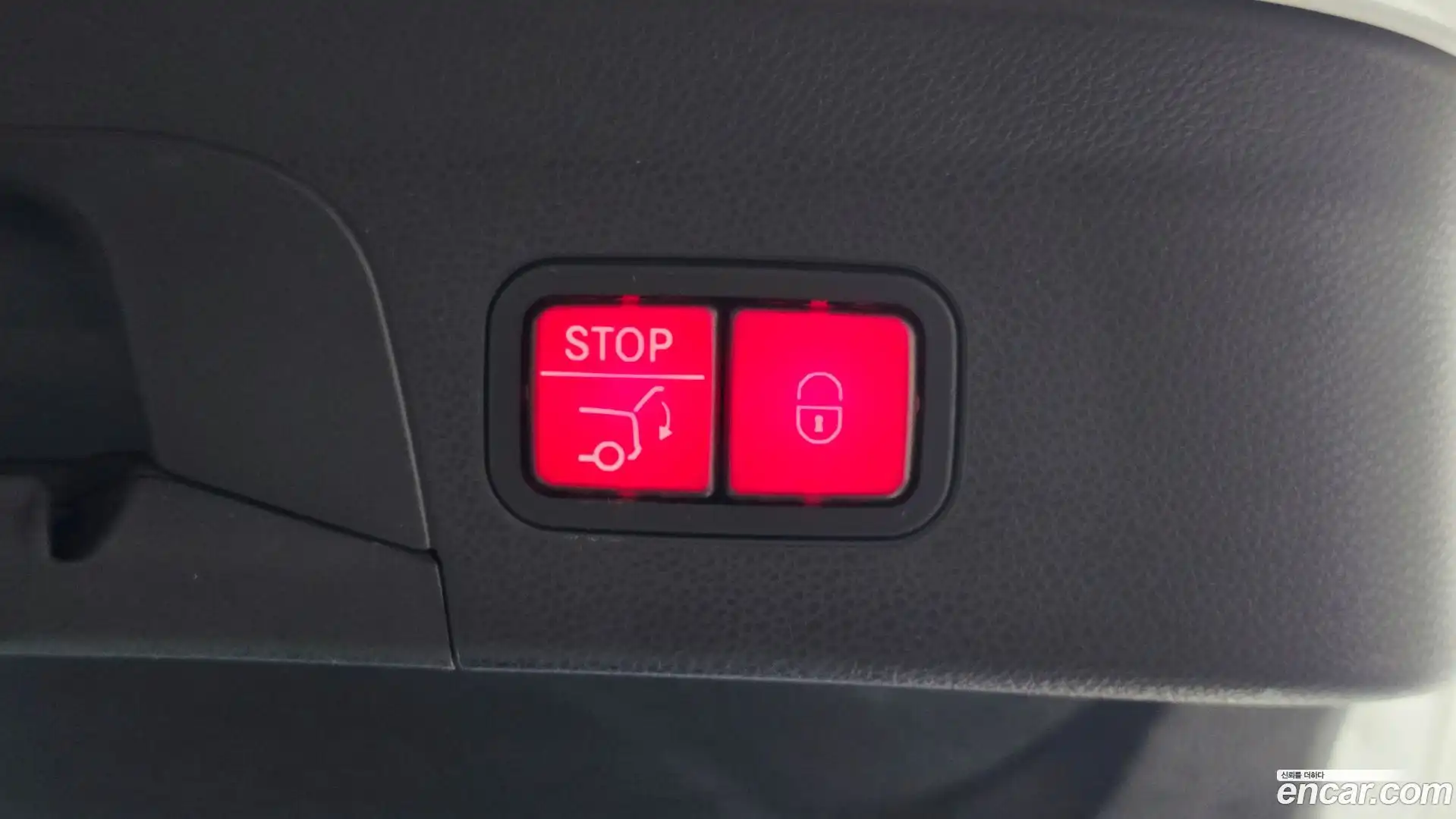 GLC-Class Mercedes-Benz 2017.3-OPTION-022