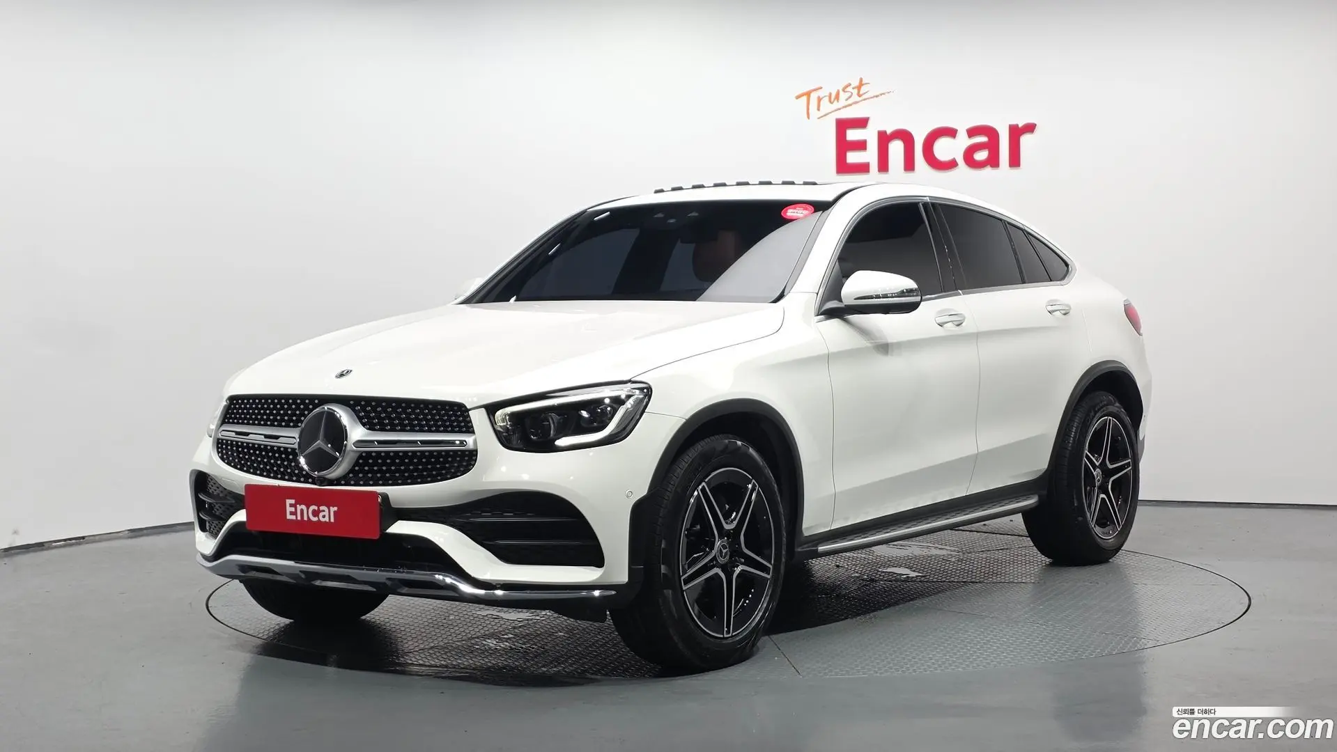 Main__Slider__Photo:GLC-Class Mercedes-Benz 2023.2-0