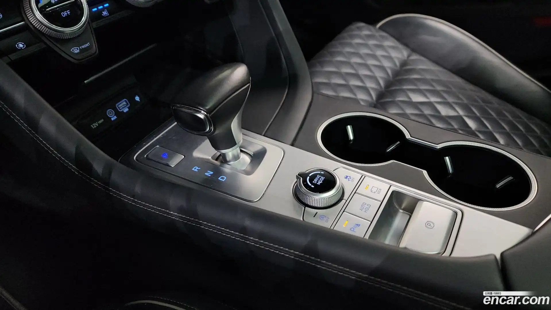 G70 Genesis 2019.1-INNER-009