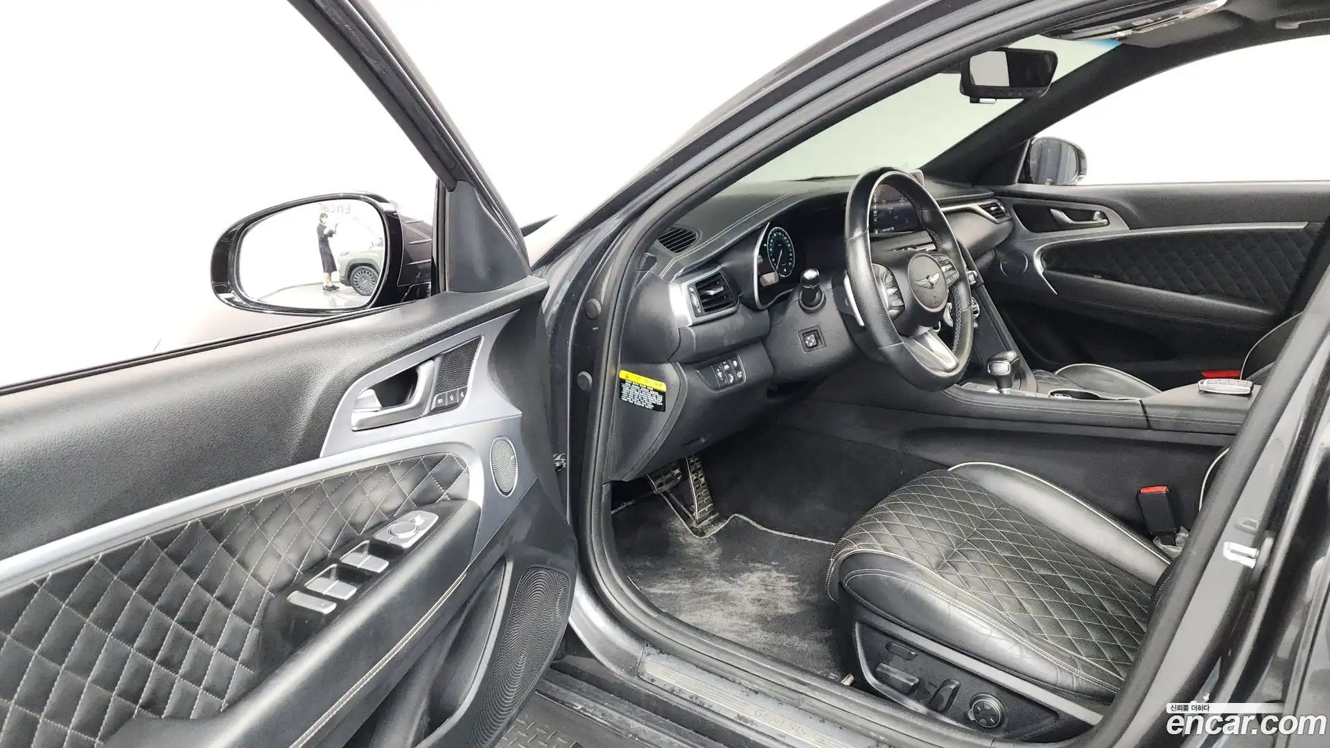 G70 Genesis 2019.1-INNER-010