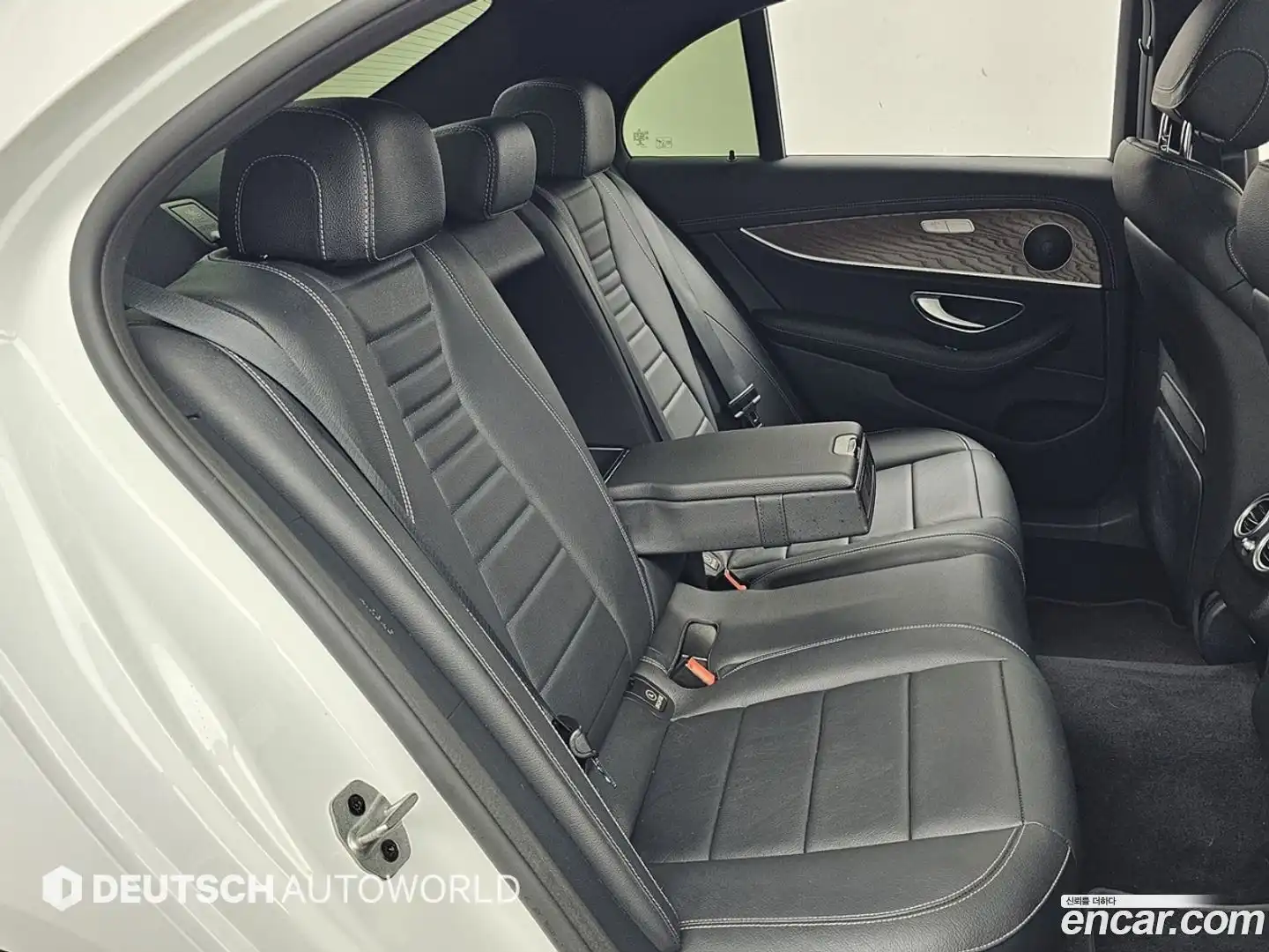E-Class Mercedes-Benz 2021.6-OPTION-016