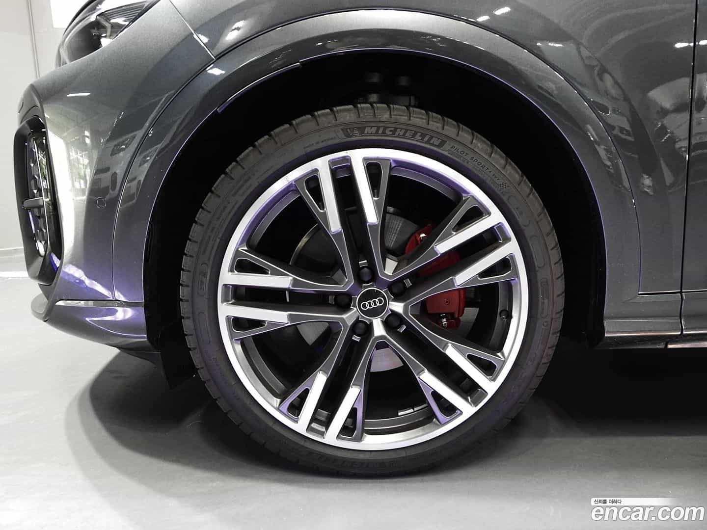 Q5 Audi 2025.11-OUTER-005