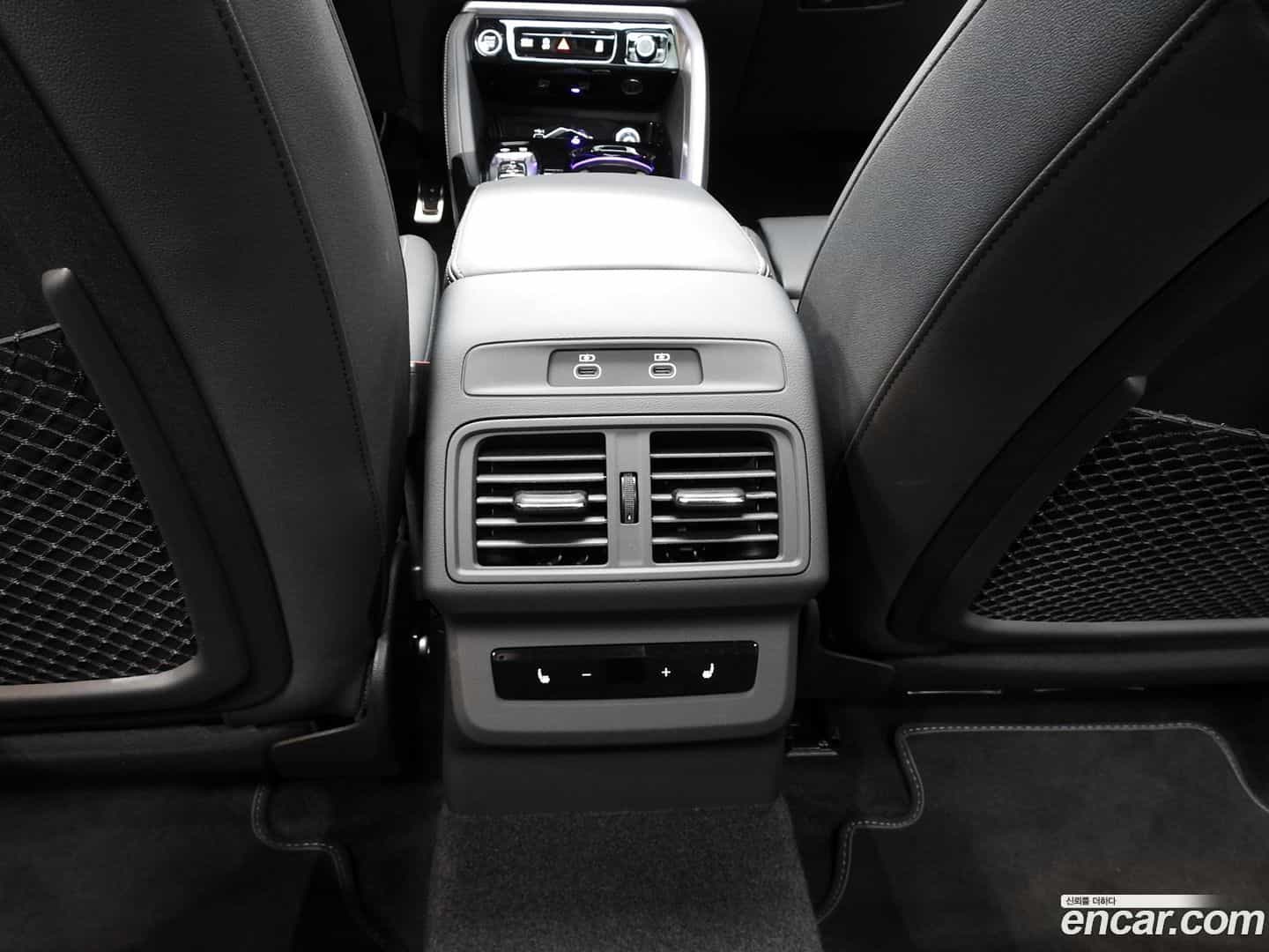 Q5 Audi 2025.11-OPTION-016