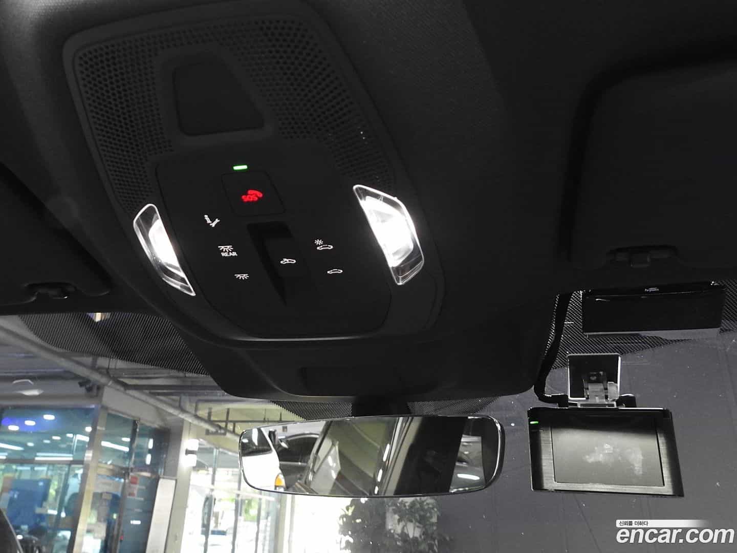 Q5 Audi 2025.11-OPTION-018