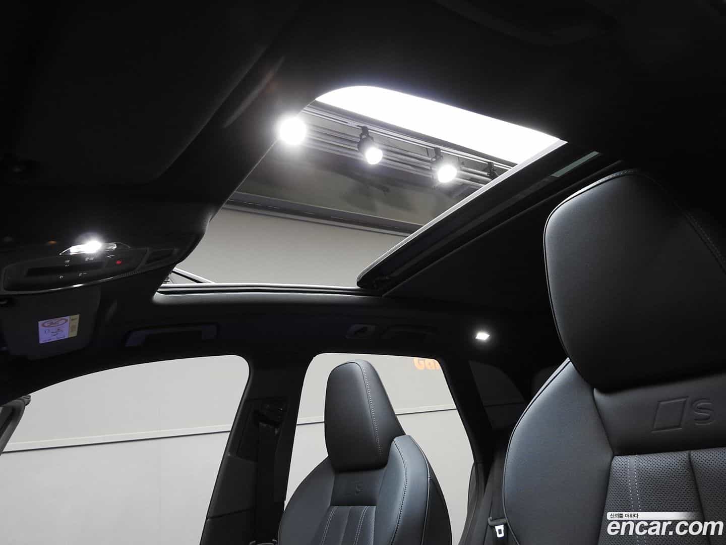 Q5 Audi 2025.11-OPTION-024