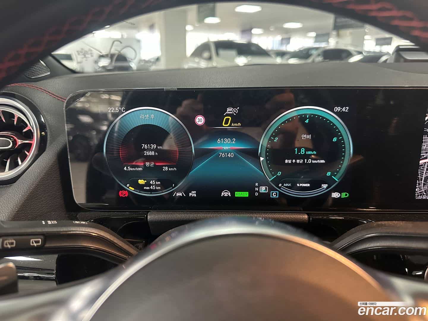 EQA Mercedes-Benz 2021.11-INNER-008