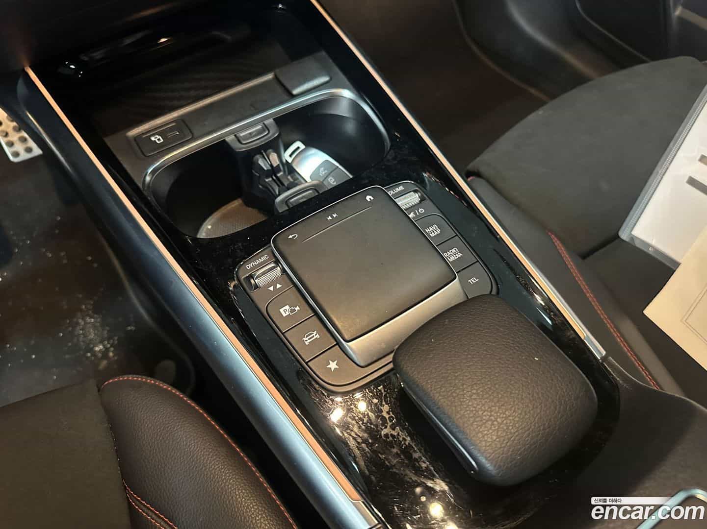 EQA Mercedes-Benz 2021.11-OPTION-017