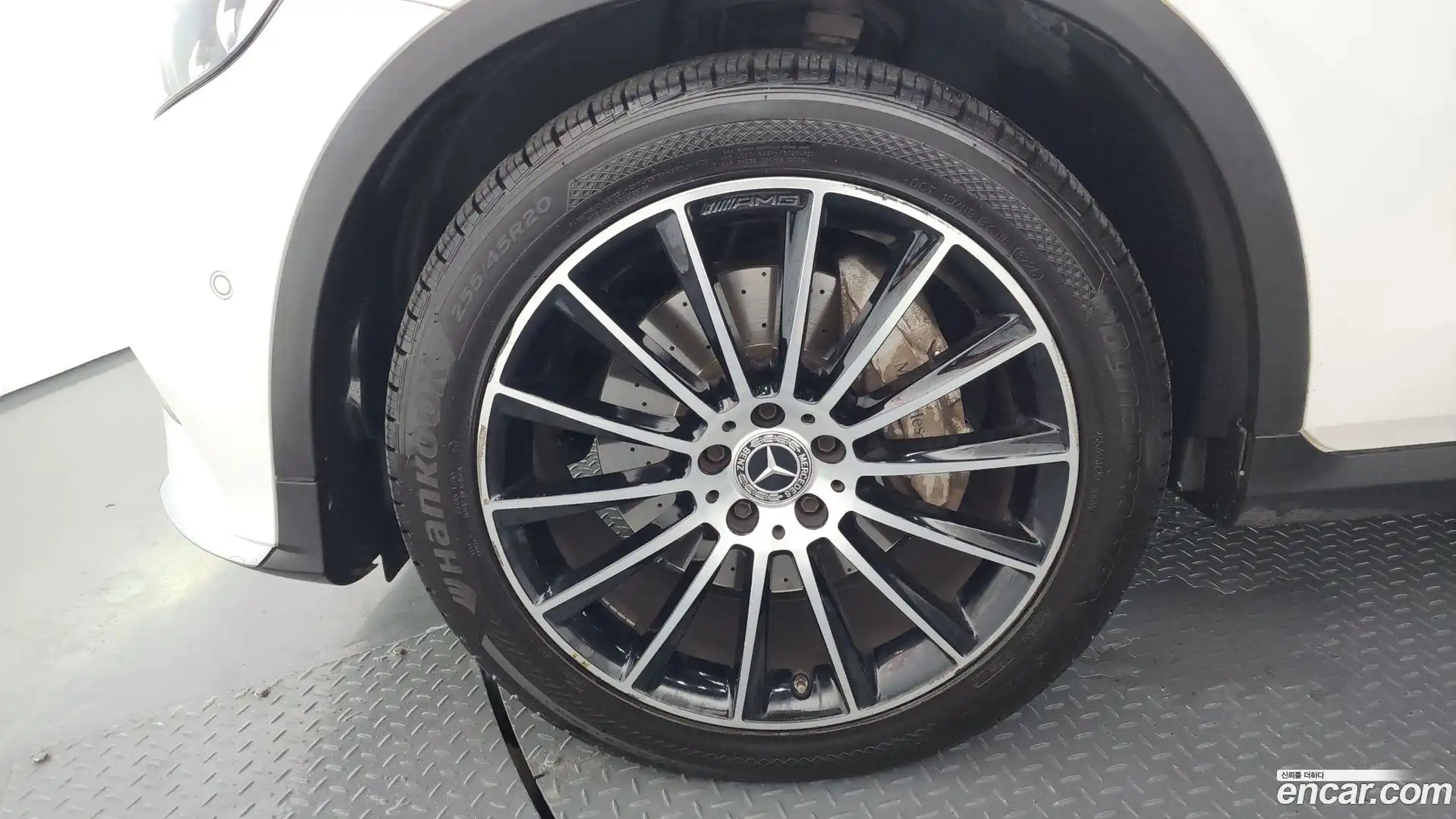 GLC-Class Mercedes-Benz 2019.2-OUTER-005