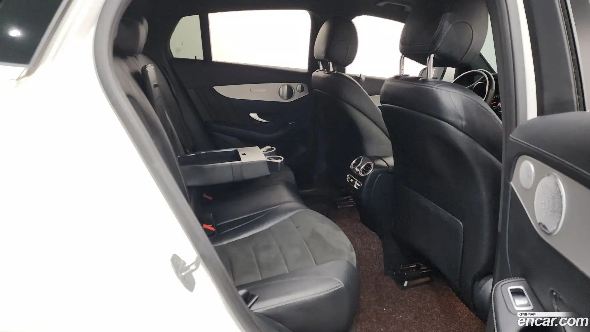 GLC-Class Mercedes-Benz 2019.2-OPTION-024