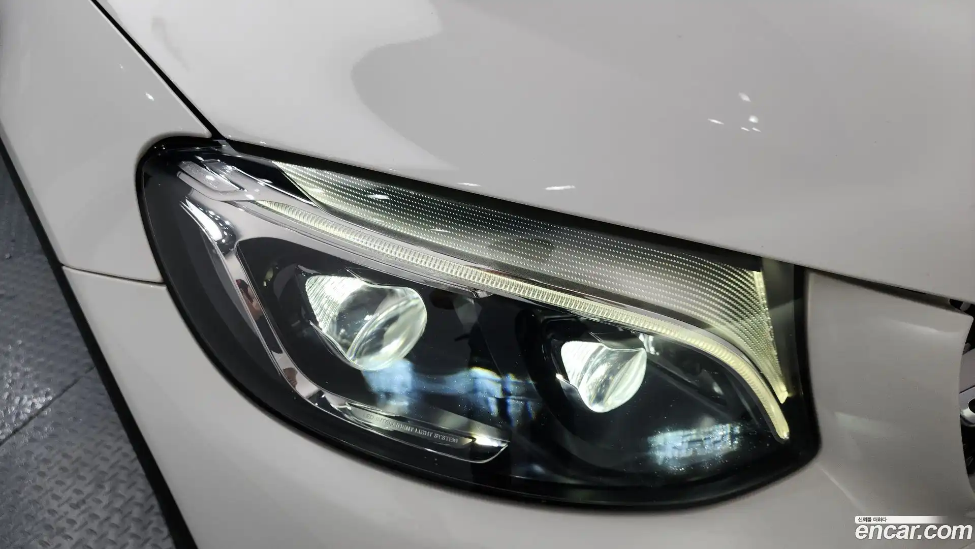 GLC-Class Mercedes-Benz 2019.2-OUTER-032