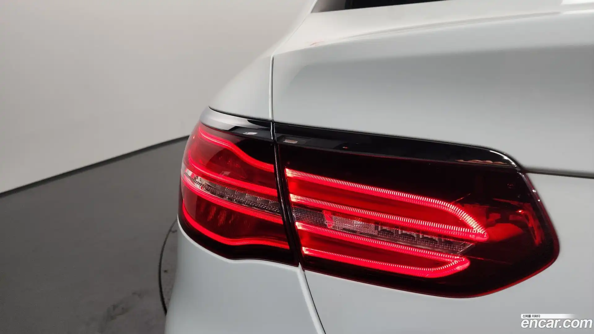 GLC-Class Mercedes-Benz 2019.2-OUTER-033