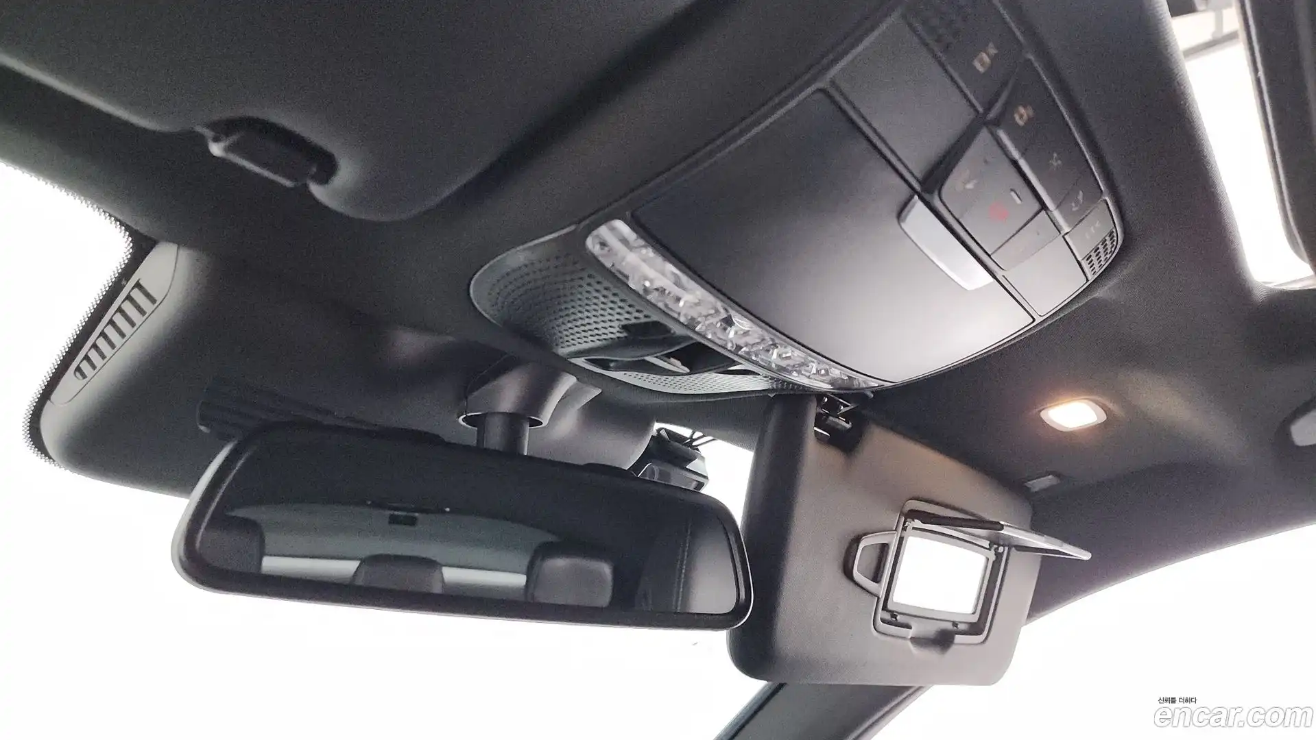 GLC-Class Mercedes-Benz 2019.2-OPTION-041