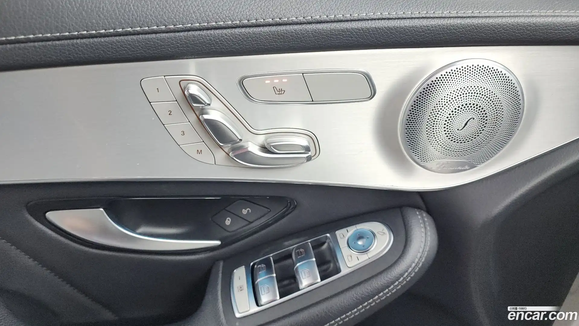 GLC-Class Mercedes-Benz 2019.2-OPTION-047