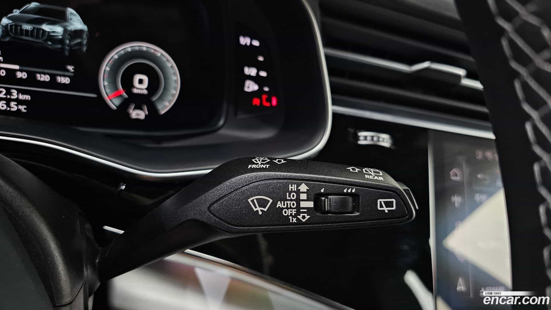 Q8 Audi 2022.7-OPTION-043