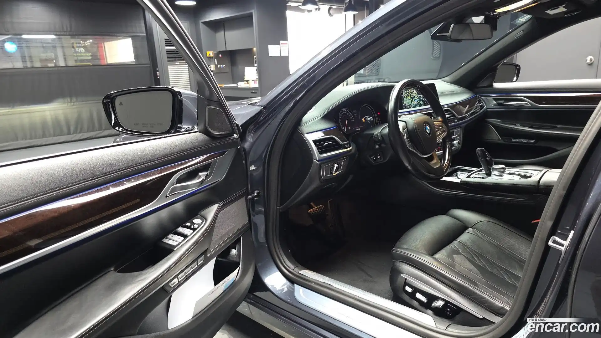 7-Series BMW 2016.8-INNER-010