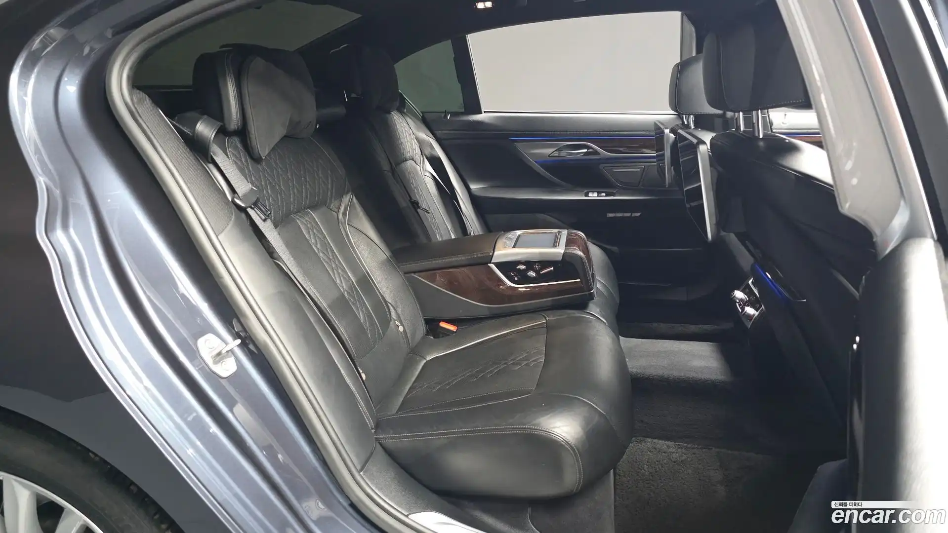 7-Series BMW 2016.8-OPTION-015