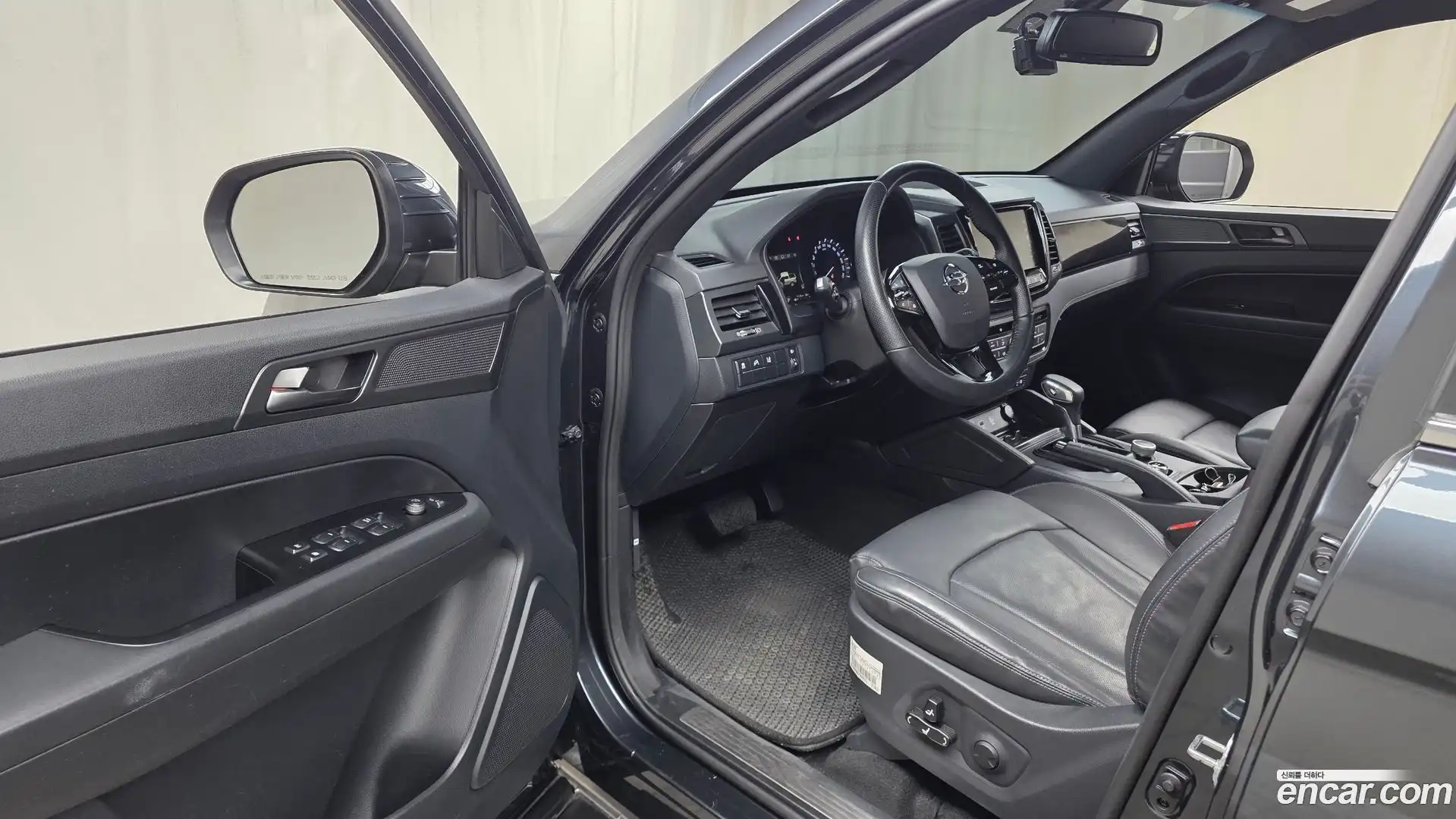 Rexton KG Mobility 2021.9-INNER-010