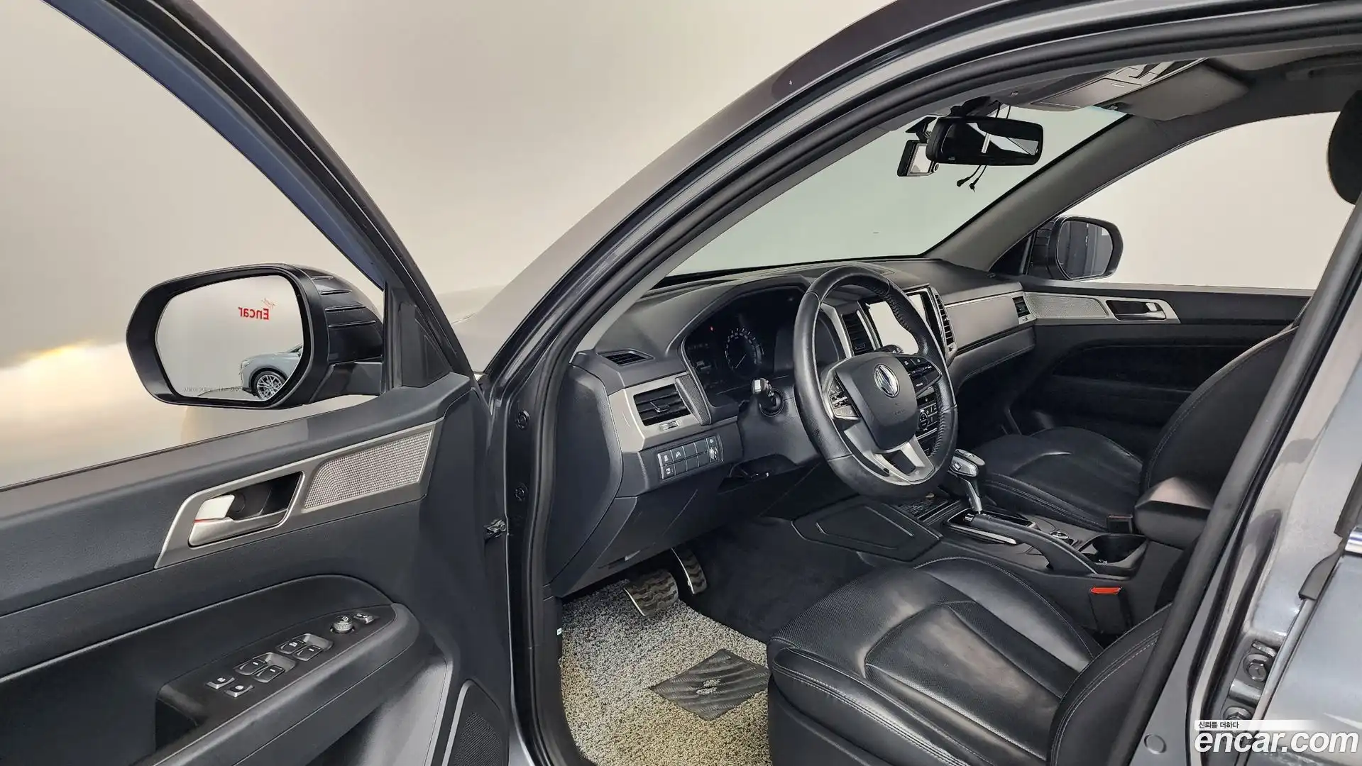 Rexton KG Mobility 2019.1-INNER-010