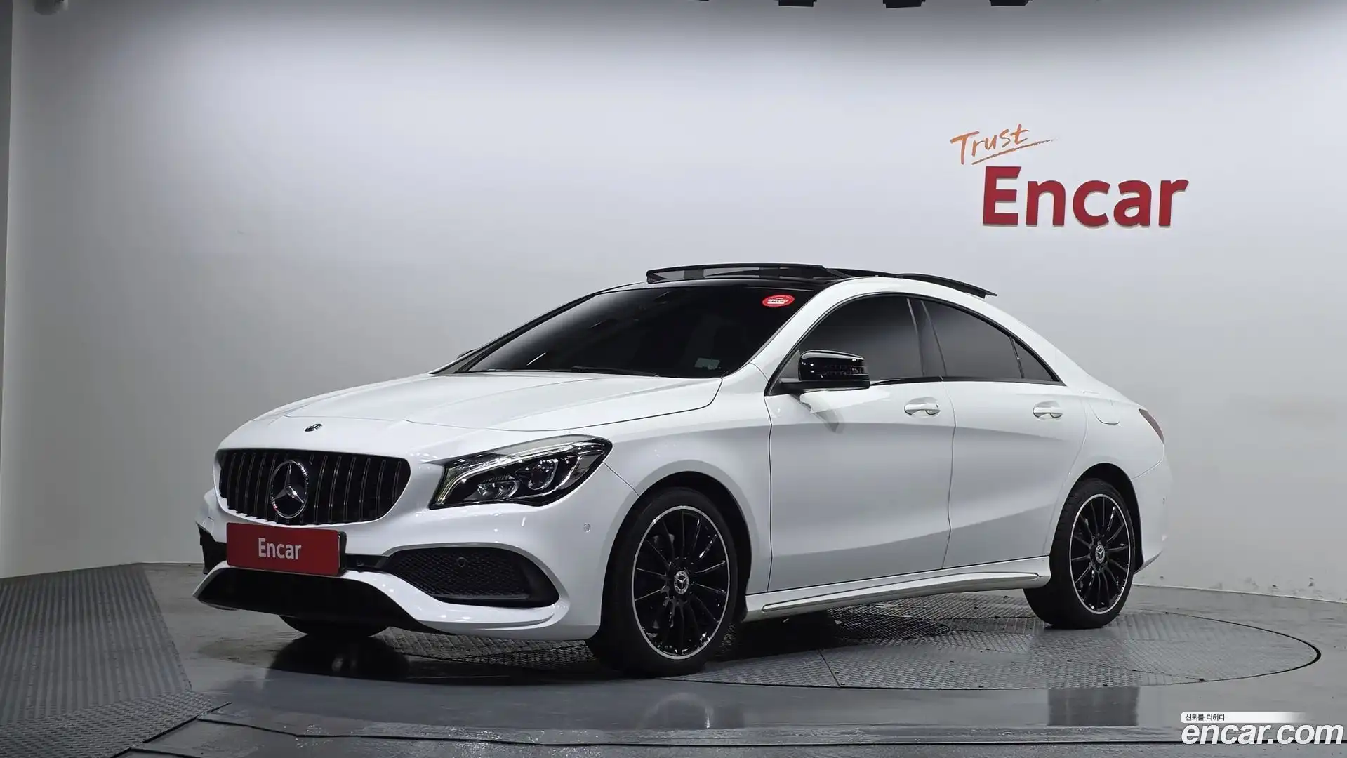 CLA-Class Mercedes-Benz 2018.8-OUTER-001