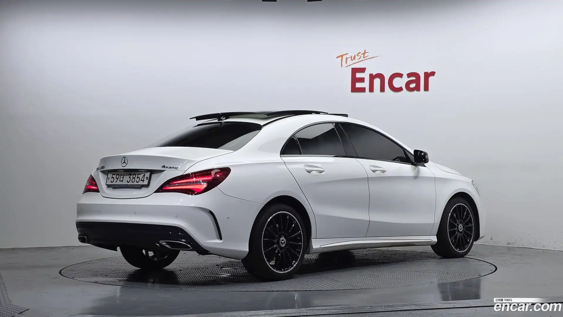 CLA-Class Mercedes-Benz 2018.8-OUTER-002